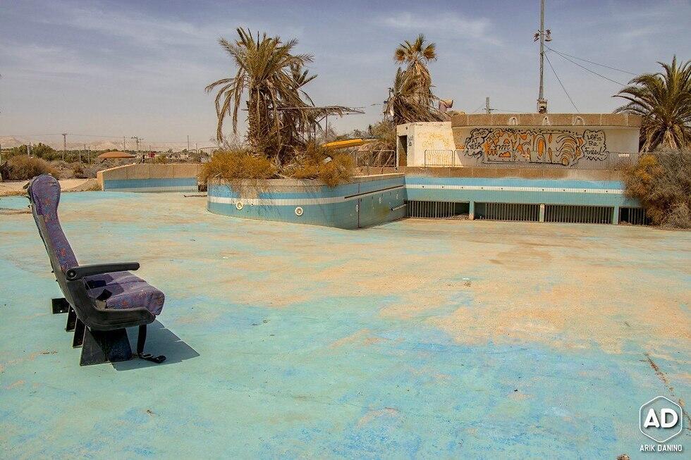 Заброшенный аквапарк "Аттракция". Фото: Арик Данино (צילום: אריק דנינו) Заброшенный аквапарк "Аттракция". Фото: Арик Данино
