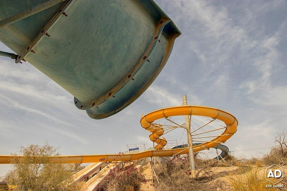 Заброшенный аквапарк "Аттракция". Фото: Арик Данино (צילום: אריק דנינו) Заброшенный аквапарк "Аттракция". Фото: Арик Данино