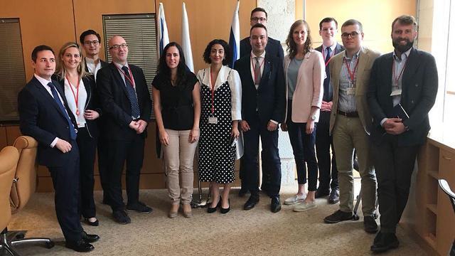 Делегация, организованная AJC. В центре - Сундус Буалемnullnull Делегация, организованная AJC. В центре - Сундус Буалем