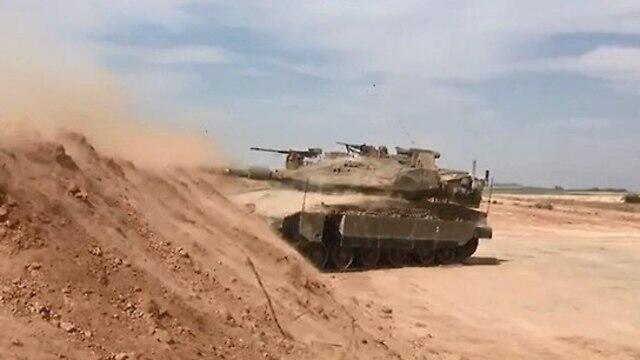 Танк ЦАХАЛа на границе с Газой. Фото: пресс-служба ЦАХАЛа