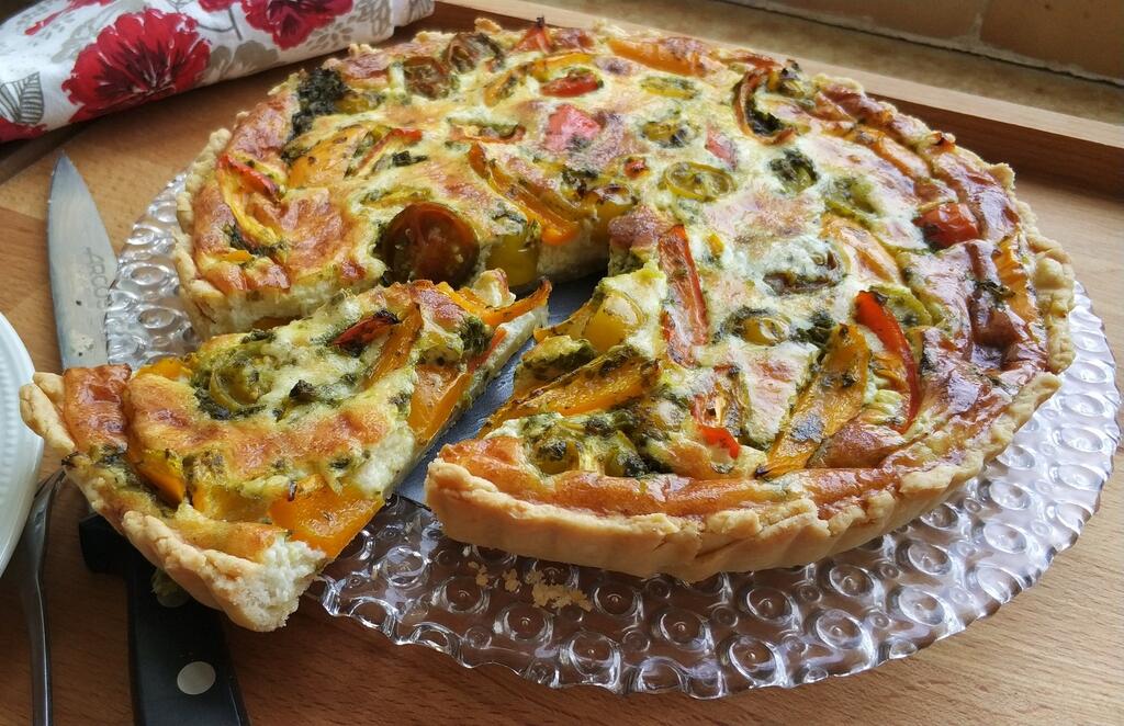 Pesto tart (Photo: Elena Weinberg) אוכל