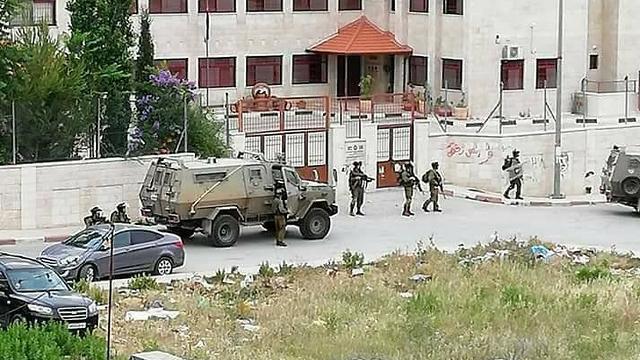 IDF forces in al-Am'ari refugee camp