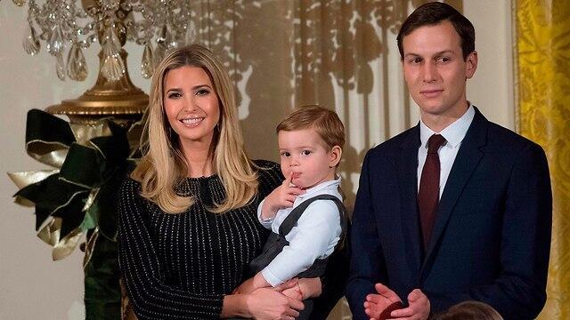 Иванка и Джаред с сыном Теодором. Фото: AFP (צילום: AFP) Иванка и Джаред с сыном Теодором. Фото: AFP