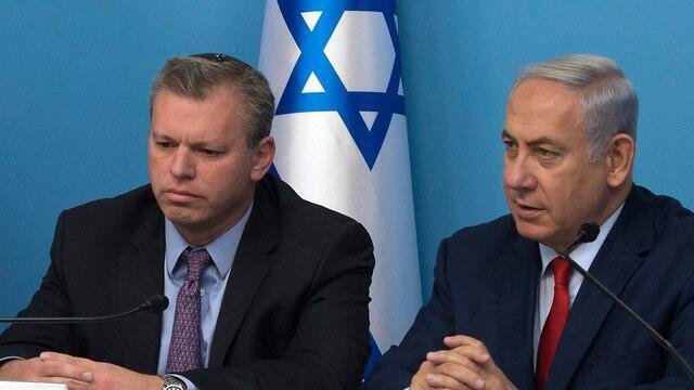 Director-General Groner (L) and PM Netanyahu. Groner told the premier he was leaving his post at the end of the Knesset's summer session (צילום: עמית שאבי) Director-General Groner (L) and PM Netanyahu. Groner told the premier he was leaving his post at the end of the Knesset's summer session