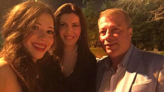 Борис Бутрашвили с женой и дочерью. Фото из семейного архива (באדיבות המשפחה) Борис Бутрашвили с женой и дочерью. Фото из семейного архива