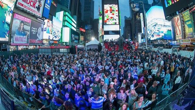 Blue and white Celebrations in the Big Apple