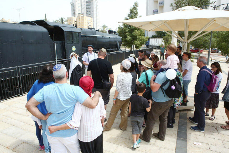 На экскурсиях в Старом городе Беэр-Шевы - в железнодорожный музей. Фото: Диего Миттельбергnullnull На экскурсиях в Старом городе Беэр-Шевы - в железнодорожный музей. Фото: Диего Миттельберг
