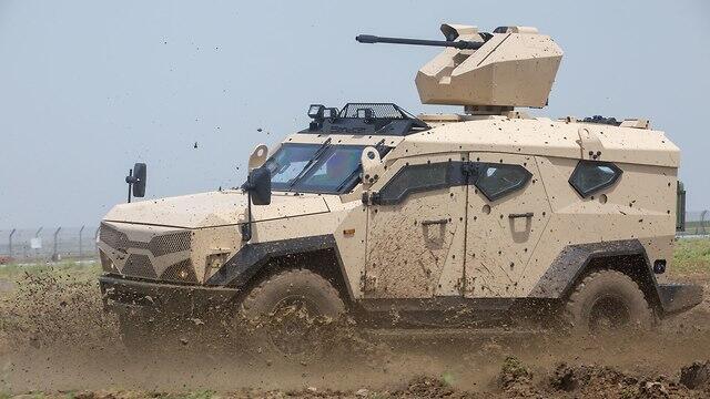 Бронеавтомобиль SandCat M-LPV. Фото: Ронен Топельберг (צילום: רונן טופלברג) Бронеавтомобиль SandCat M-LPV. Фото: Ронен Топельберг