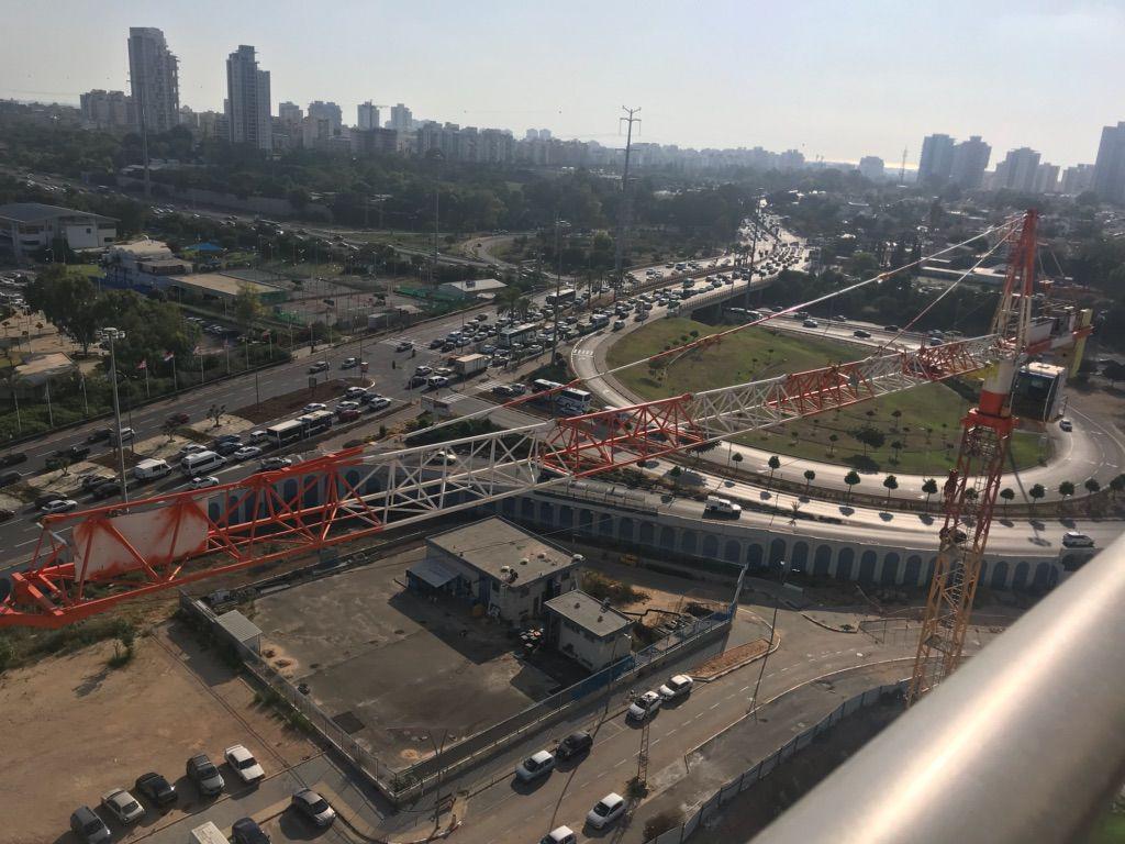 Кран Danya Cebus, Ришон ле-Цион Кран Danya Cebus, Ришон ле-Цион