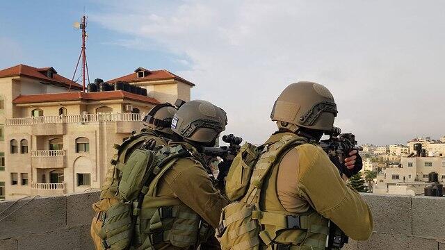 Duvdevan soldiers arrest suspect