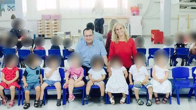 Мэр Гиватаима Ран Куник в детском саду "Ган маток"