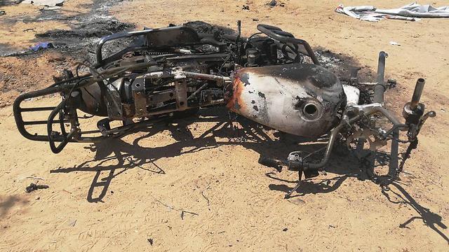 Мотороллер, использовавшийся для запуска шаров-поджигателей. Уничтожен огнем ЦАХАЛаnullnull Мотороллер, использовавшийся для запуска шаров-поджигателей. Уничтожен огнем ЦАХАЛа