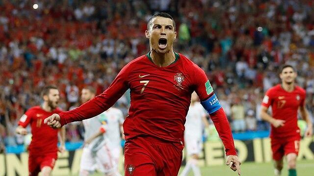 Криштиану Роналду - герой Португалии. Фото: AP (צילום: AP) Криштиану Роналду - герой Португалии. Фото: AP