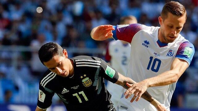 Аргентина - Исландия. Фото: АР (צילום: AP) Аргентина - Исландия. Фото: АР