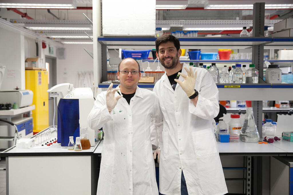 Участники исследования в Технионе Гадиэль Кальман и Дан Сапер. Фото: пресс-служба (Фото: пресс-служба Техниона) Участники исследования в Технионе Гадиэль Кальман и Дан Сапер. Фото: пресс-служба