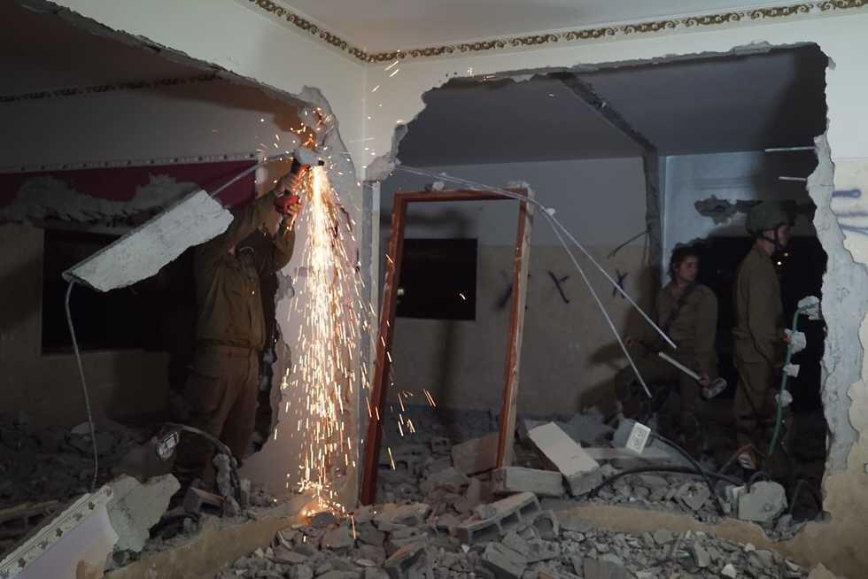 Home demolition (צילום: דובר צה"ל) Home demolition