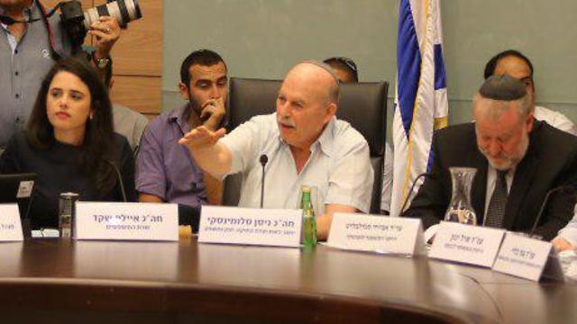 From left to right: Justice Minister Ayelet Shaked, Committee Chairman Nissan Slomiansky and Attorney General Avichai Mandelblit (צילום: עמית שאבי) From left to right: Justice Minister Ayelet Shaked, Committee Chairman Nissan Slomiansky and Attorney General Avichai Mandelblit