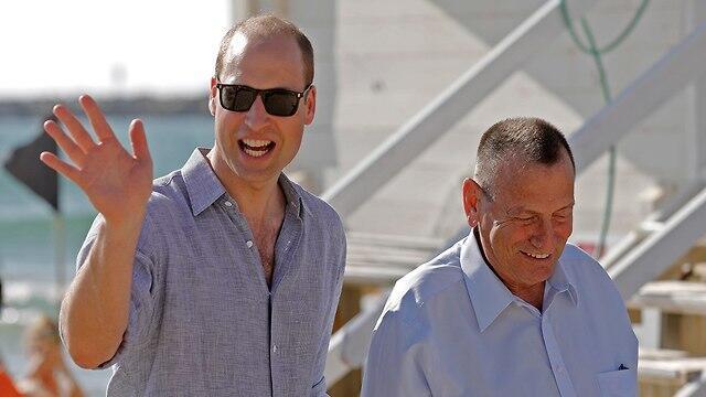 William and TA Mayor Ron Huldai (צילום: EPA) William and TA Mayor Ron Huldai