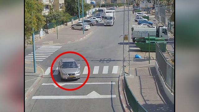 Запись камеры наружного наблюдения (צילום: מוקד מצלמות עיריית לוד) Запись камеры наружного наблюдения