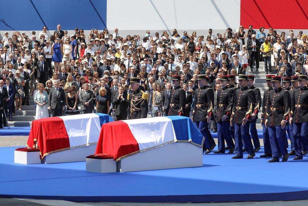French Republican Guards arrive to carry the coffins of Simone Veil and her husband Antoine Veil to the Panthéon on Sunday