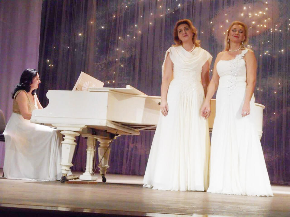 Светлана Бендикова и Элона Коржевич. Фото: из личного архива певиц