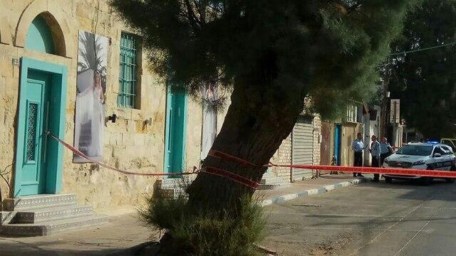 На месте убийства в Беэр-Шеве. Фото: пресс-служба полиции (צילום: דוברות המשטרה) На месте убийства в Беэр-Шеве. Фото: пресс-служба полиции