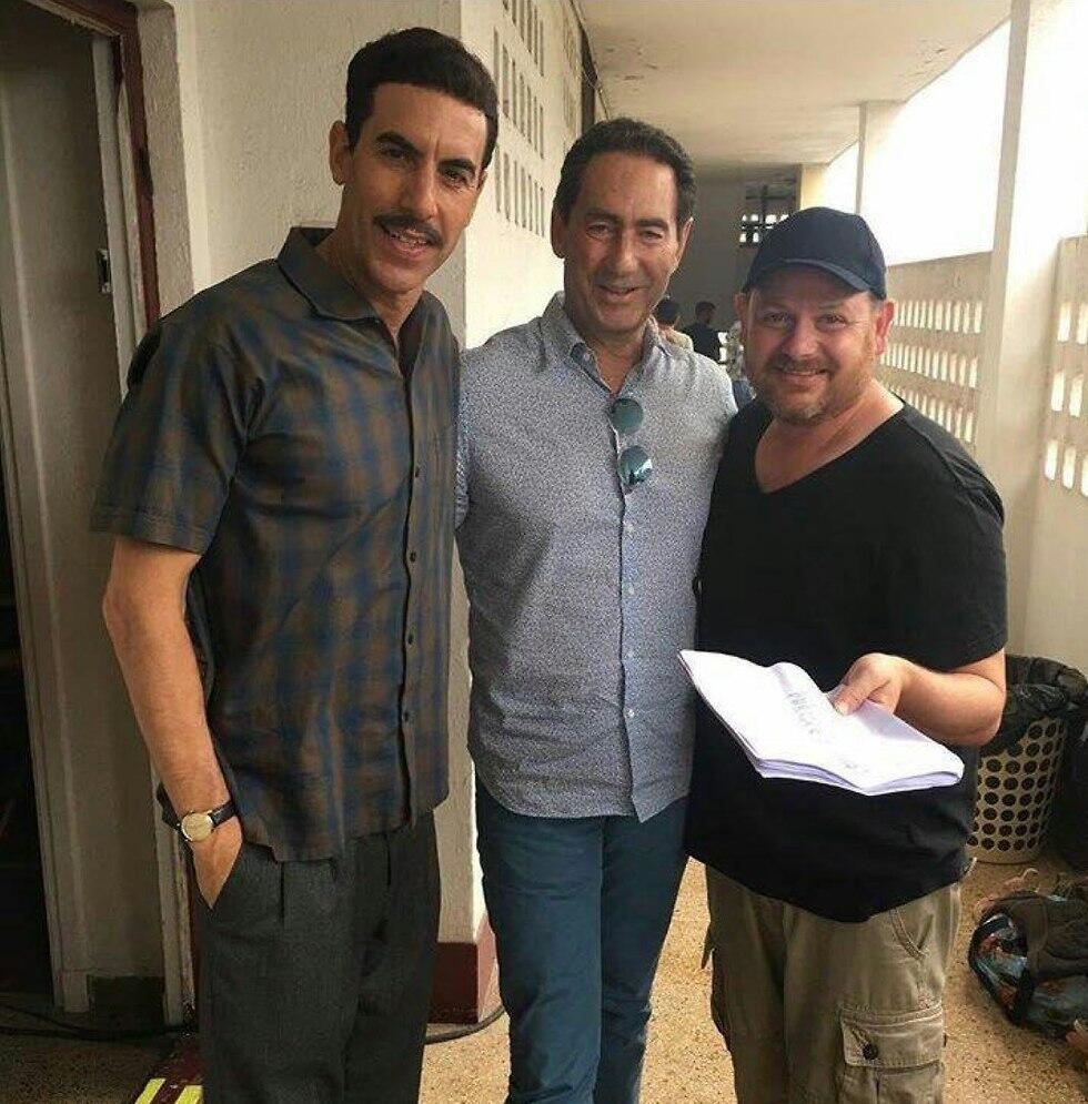 Саша Барон Коэн и Гидеон Райф на съемках сериалаnullnull Саша Барон Коэн и Гидеон Райф на съемках сериала