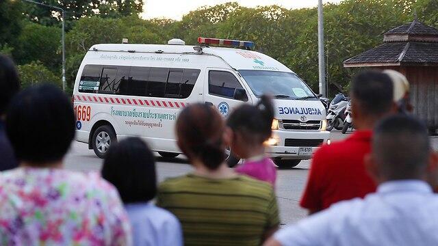 Машина со спасенными школьниками. Фото: AP