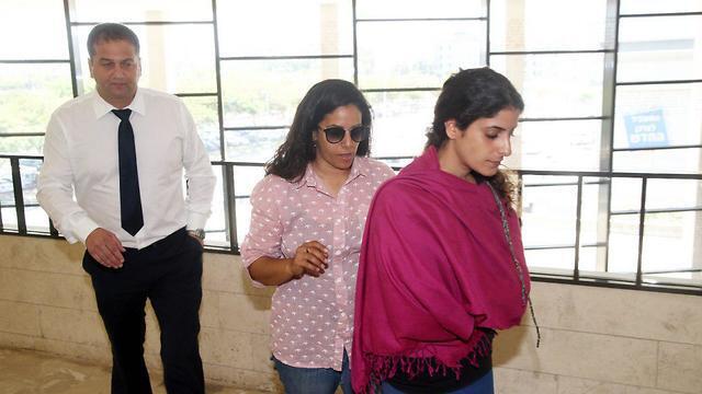 Две из трех дочерей убитой в суде. Фото: Ярив Кац