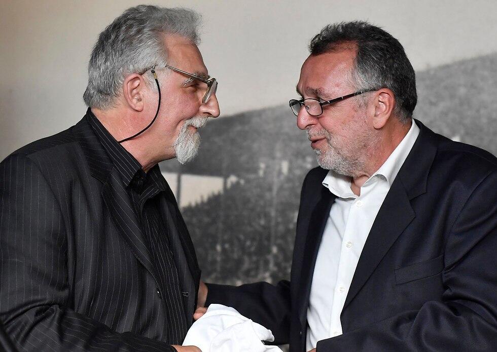 Istvan Toth's grandson, left, with the President of the Federation of Jewish Religious Communities of Hungary (Mazsihisz) Andras Heisler (Photo: AP) Istvan Toth's grandson, left, with the President of the Federation of Jewish Religious Communities of Hungary (Mazsihisz) Andras Heisler