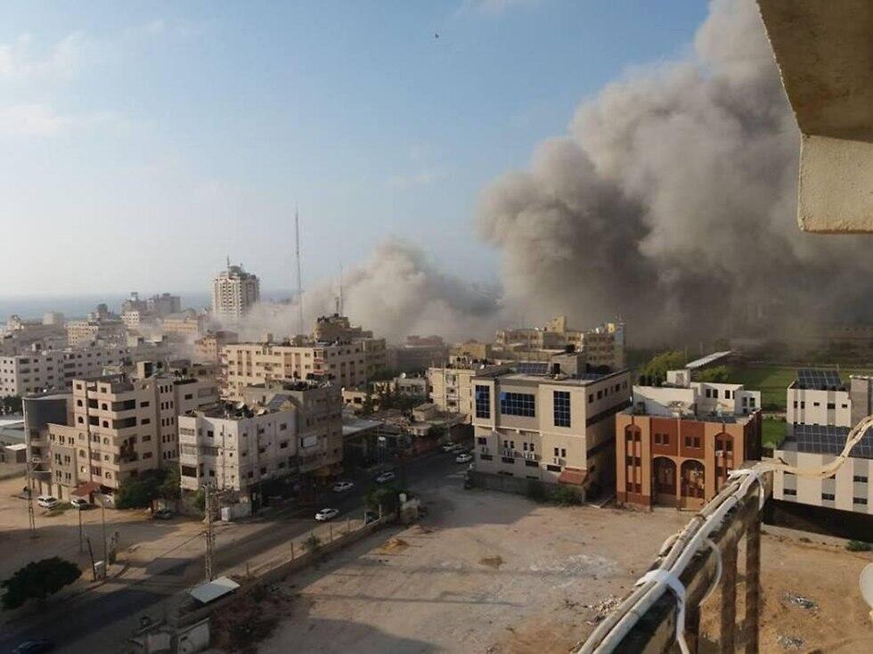 ЦАХАЛ наносит удары по Газе