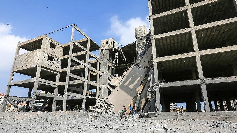 Здание, разрушенное израильской авиацией. Фото: AFP