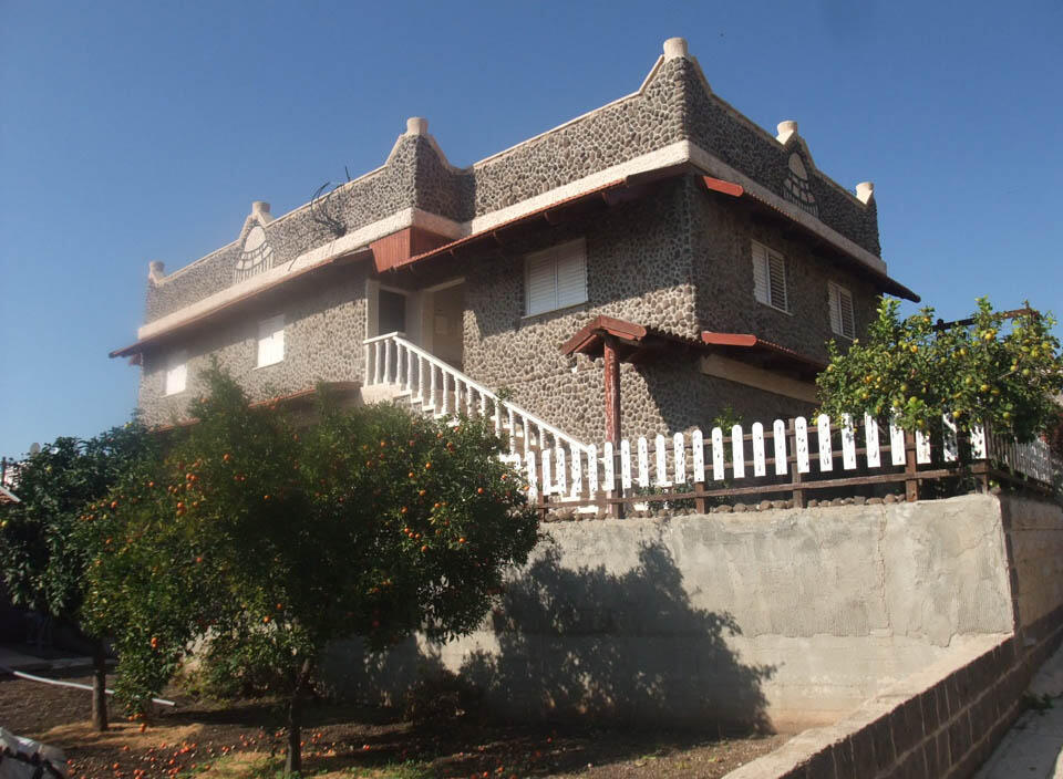 Современные дома в Кфар-Каме