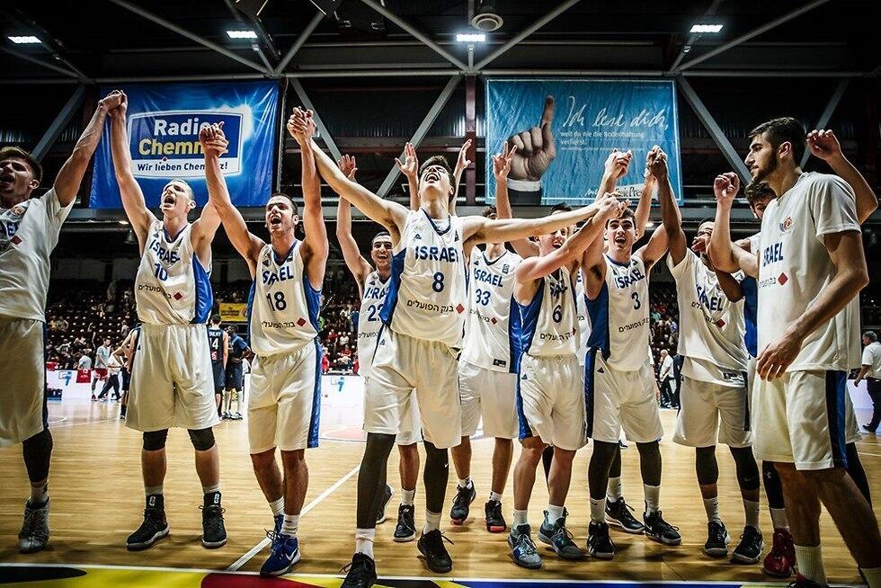 Сборная Израиля. Фото: FIBA (צילום: FIBA.COM) Сборная Израиля. Фото: FIBA