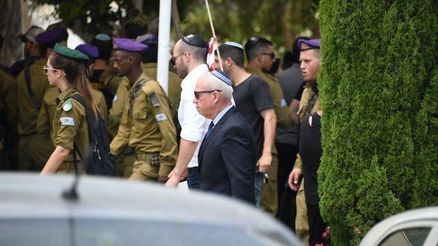 Minister Yoav Galant at the funeral (צילום: יאיר שגיא) Minister Yoav Galant at the funeral