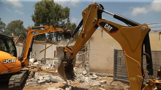 Снос дома в Кфар-Шалеме. Фото: Моти Кимхи (צילום: מוטי קמחי) Снос дома в Кфар-Шалеме. Фото: Моти Кимхи