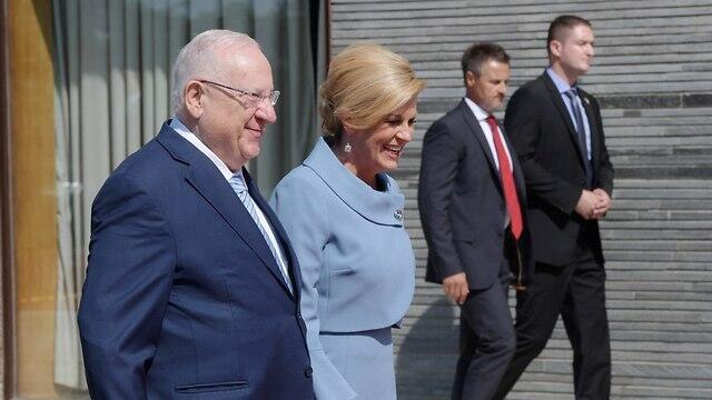 President Rivlin receives a warm welcome from Croatia's president (צילום: עמוס בן גרשום/ לע"מ ) President Rivlin receives a warm welcome from Croatia's president