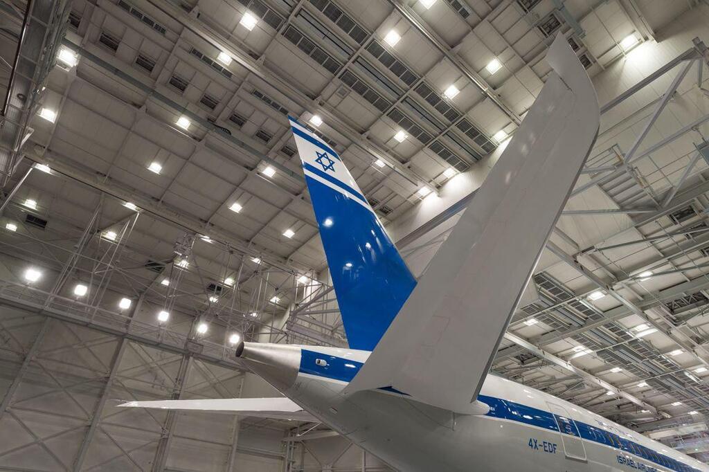 מטוס הרטרו של אל על (צילום: Timothy Stake, Boeing) מטוס הרטרו של אל על