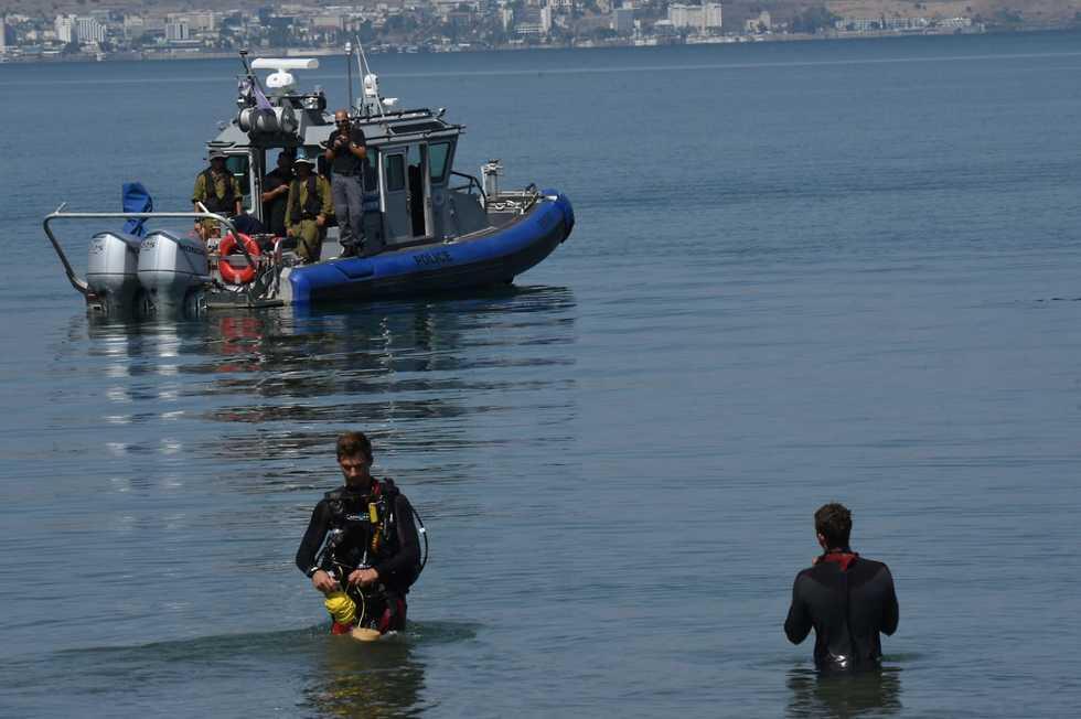 Поиски ракет в Кинерете. Фото: Ави Шапира