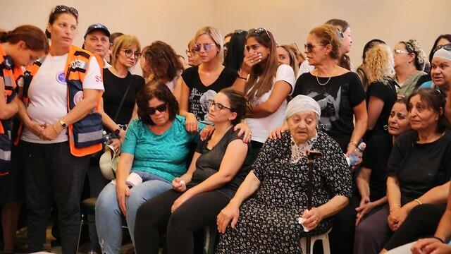 Похороны Йотама Овадьи. Фото: Амит Шааби (צילום: עמית שאבי) Похороны Йотама Овадьи. Фото: Амит Шааби