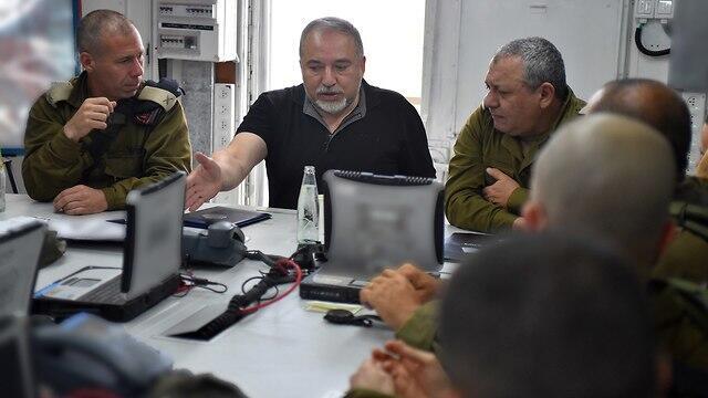 Defense Minister Lieberman with IDF Chief Gadi Eisenkot (צילום: אריאל חרמוני, משרד הבטחון) Defense Minister Lieberman with IDF Chief Gadi Eisenkot