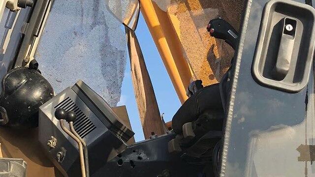 Пострадавшая машина. Фото: пресс-служба ЦАХАЛа (צילום: דובר צה"ל) Пострадавшая машина. Фото: пресс-служба ЦАХАЛа