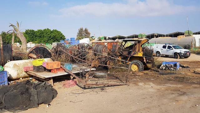 Место падения ракеты в Тальмей-Элиягу в Эшколе. Фото: Уриэль Гур-Давид (צילום: אוריאל גור דוד, רדיו דרום) Место падения ракеты в Тальмей-Элиягу в Эшколе. Фото: Уриэль Гур-Давид