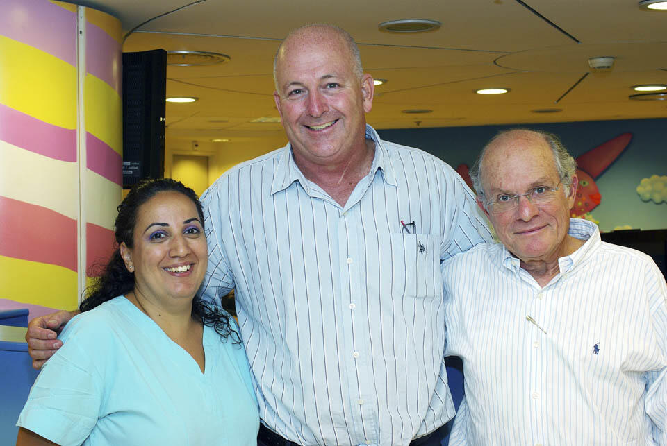 "К детям в Израиле вообще особое отношение, а больных детей мы носим на руках - и в переносном, и в прямом смысле слова". Медперсонал "Шибы" (Фото: пресс-служба) "К детям в Израиле вообще особое отношение, а больных детей мы носим на руках - и в переносном, и в прямом смысле слова". Медперсонал "Шибы"