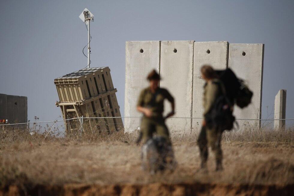 Iron Dome batteries near Gaza (צילום: AFP) Iron Dome batteries near Gaza