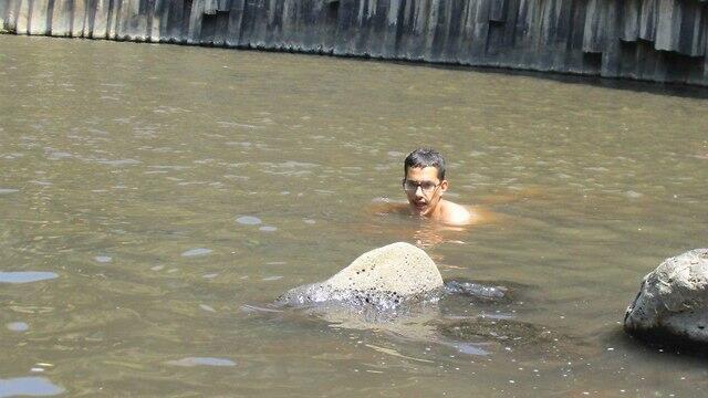 Яаков Хадад в пруду Мешушимnullnull Яаков Хадад в пруду Мешушим