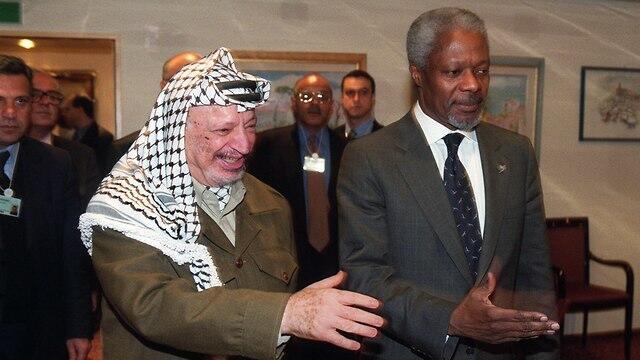 Арафат и Аннан в 1990 году. Фото: AFP (צילום: AFP) Арафат и Аннан в 1990 году. Фото: AFP