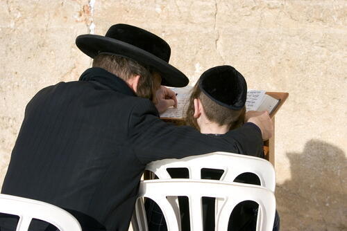 Фотоиллюстрация: Geroge Muresan shutterstock (Фотоиллюстрация: Geroge Muresan shutterstock) Фотоиллюстрация: Geroge Muresan shutterstock