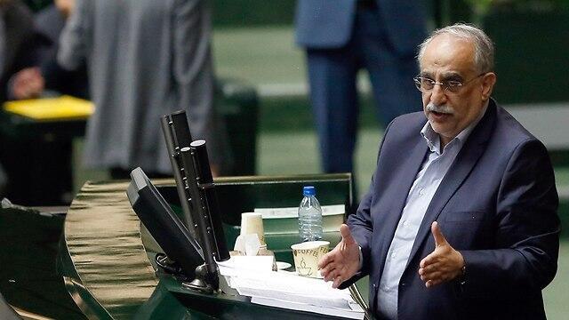 Смещенный министр экономики Масуд Карбасьян. Фото: EPA