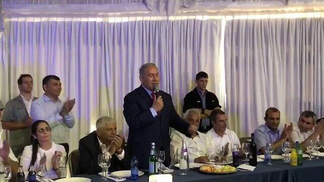 Нетаниягу выступает перед муниципалами